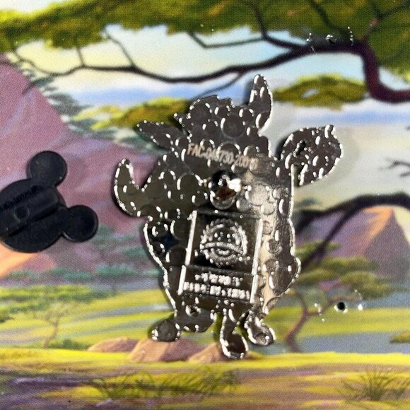 Disney Lion King Trading Pin Pumbaa Brooch Badge Lapel Pin Accessories Jewelry - Picture 3 of 6